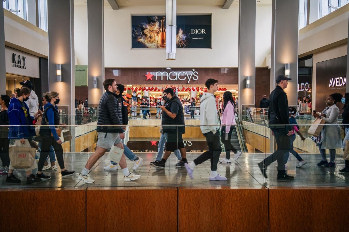 Black Friday Madness Gets Smarter With AI